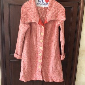 Long sweater, oversized collar